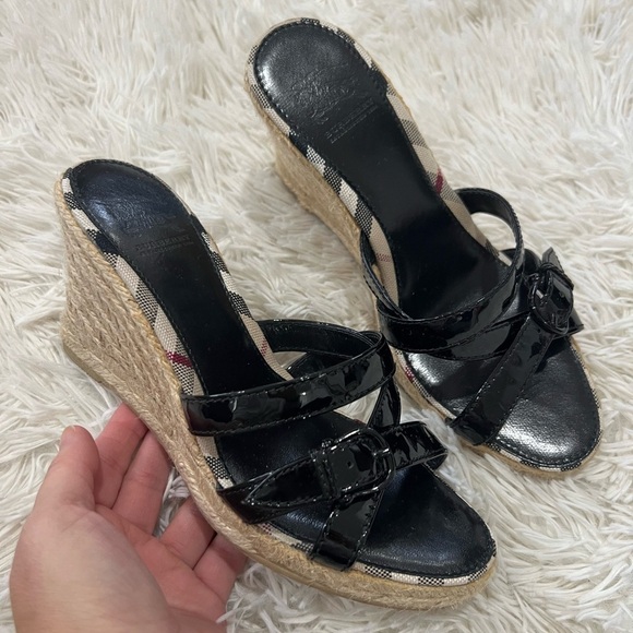 BURBERRY: Black Patent Leather & "Nova Check"
Espadrille - size 37 US size 7 - Picture 1 of 11